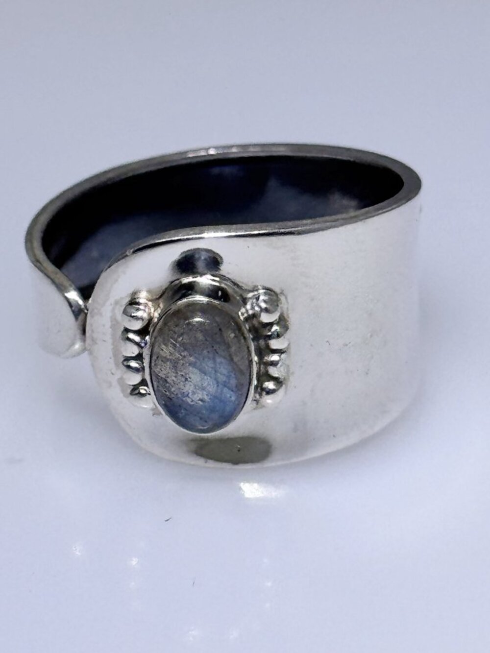 Sterling silver band ring with natural Labradorite cabochon, size: 9.25 NWOT